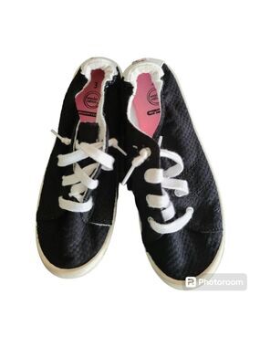 Size 3 Black Girls Tennis Shoes by Wonder Nation Non-Marking